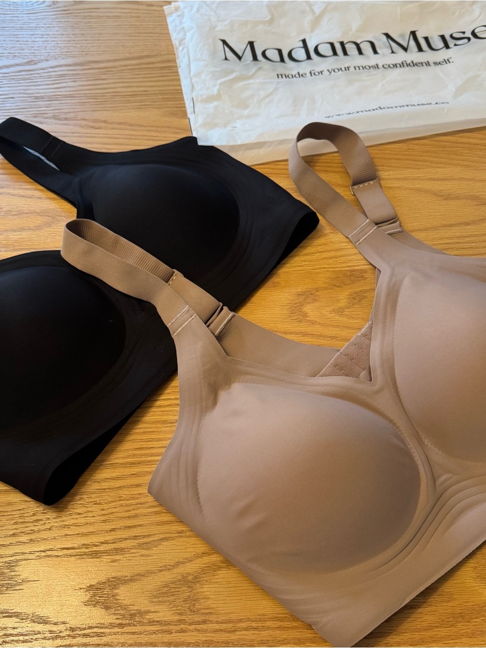 Brandnew Madam Muse Everyday Seamless Bra Black & Nude *set of two
